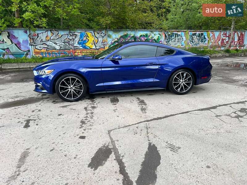 Купе Ford Mustang 2015 в Львове