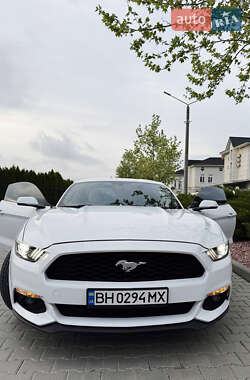 Купе Ford Mustang 2017 в 