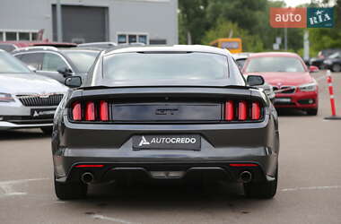 Купе Ford Mustang 2017 в 
