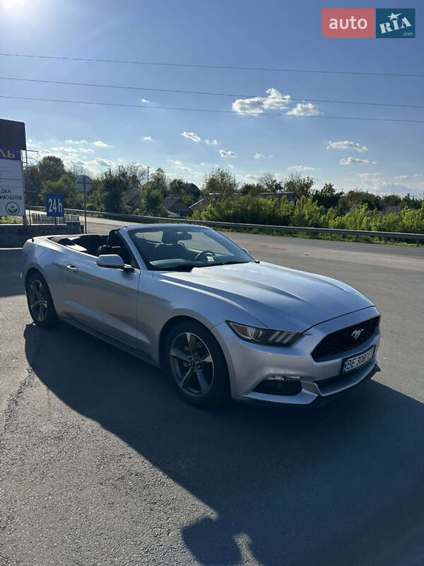 Кабріолет Ford Mustang 2015 в Корсунь-Шевченківському