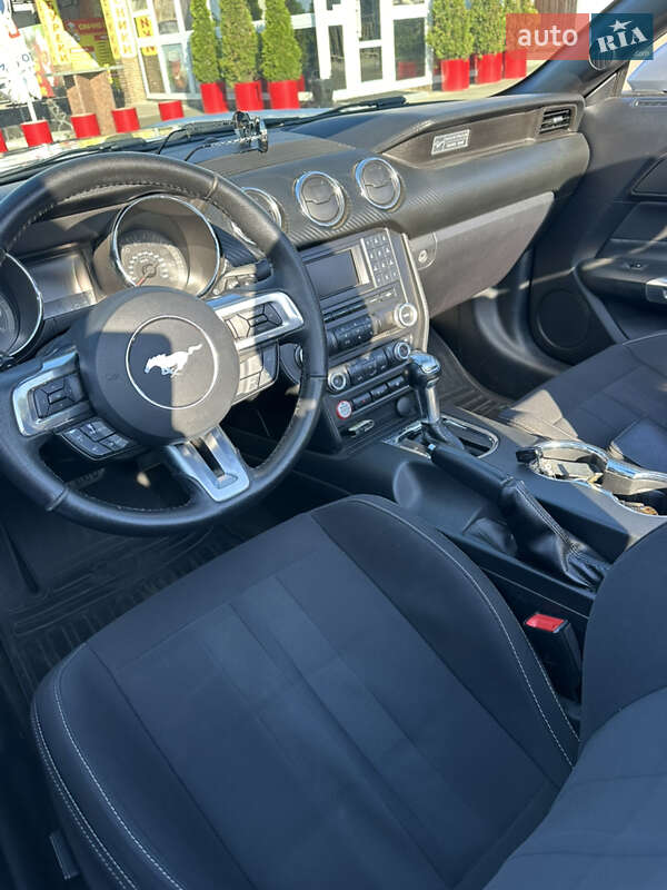 Кабріолет Ford Mustang 2015 в Корсунь-Шевченківському