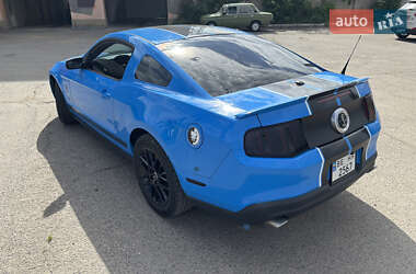 Купе Ford Mustang 2011 в 
