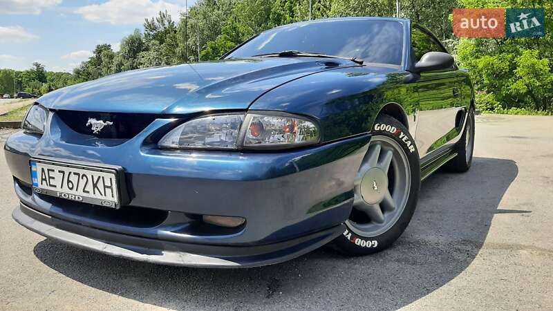 Купе Ford Mustang 1995 в Днепре