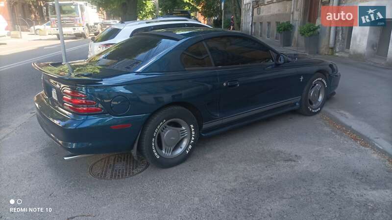 Купе Ford Mustang 1995 в Днепре