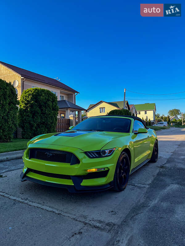 Кабриолет Ford Mustang 2015 в Харькове фото 2 Кабриолет Ford Mustang 2015 в Харькове