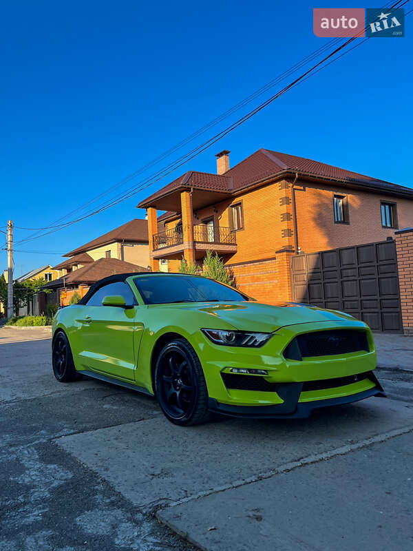 Кабриолет Ford Mustang 2015 в Харькове фото 4 Кабриолет Ford Mustang 2015 в Харькове
