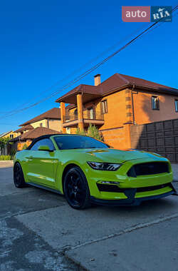 Кабриолет Ford Mustang 2015 в 