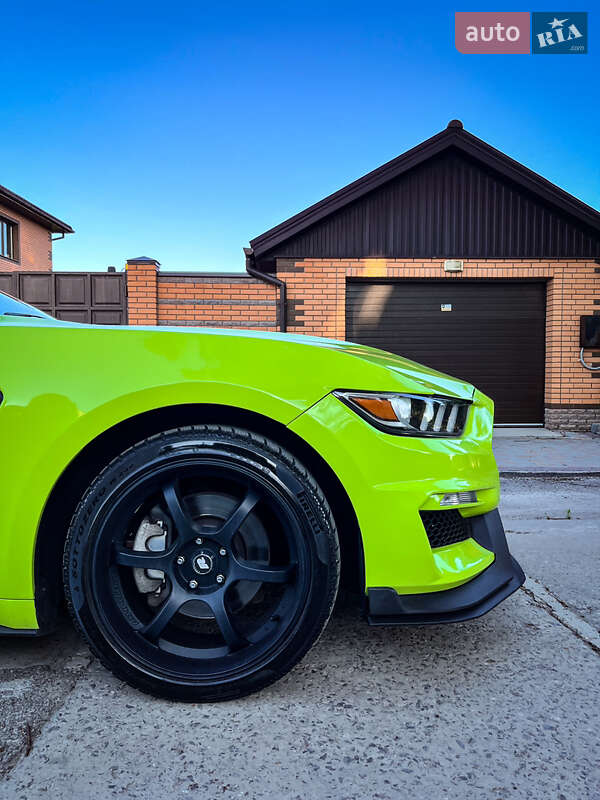 Кабриолет Ford Mustang 2015 в Харькове фото 7 Кабриолет Ford Mustang 2015 в Харькове