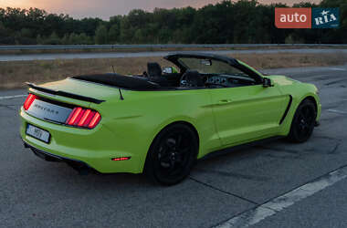 Кабриолет Ford Mustang 2015 в 