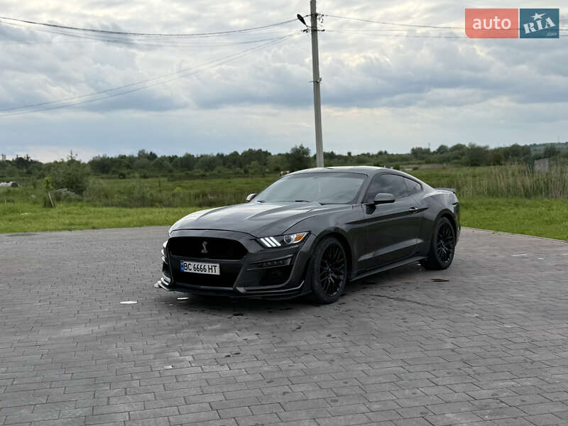 Купе Ford Mustang 2016 в Львове