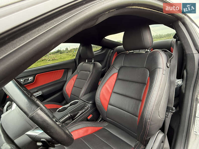 Купе Ford Mustang 2016 в Львове