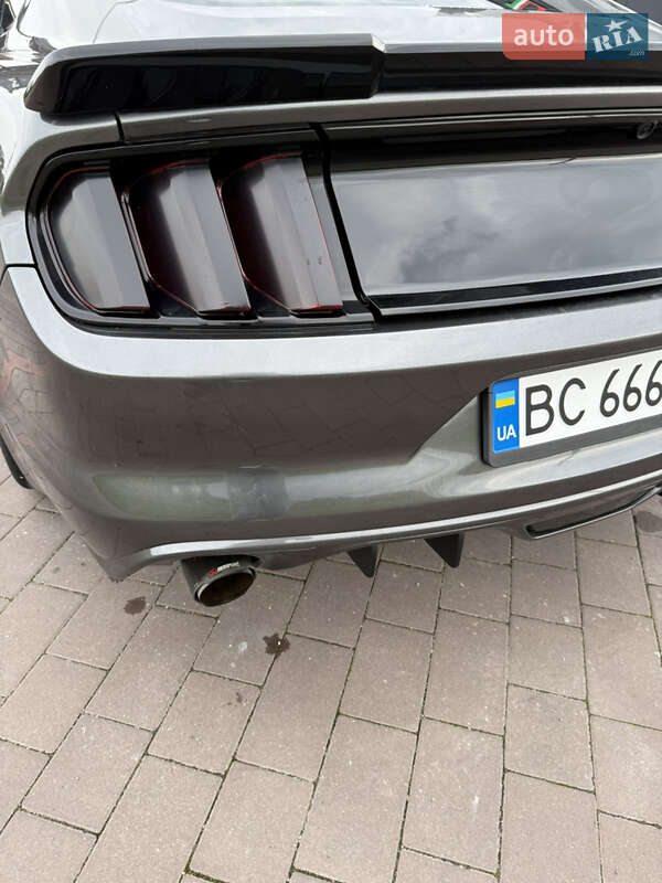 Купе Ford Mustang 2016 в Львове
