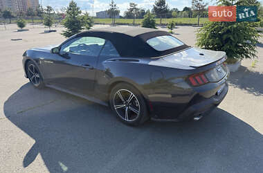 Кабриолет Ford Mustang 2024 в 