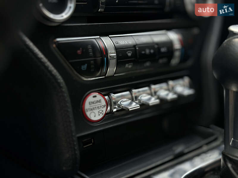 Купе Ford Mustang 2015 в Виннице