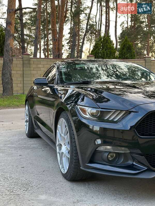 Купе Ford Mustang 2015 в Днепре