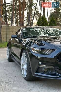 Купе Ford Mustang 2015 в 