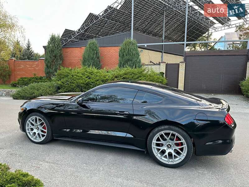 Купе Ford Mustang 2015 в Днепре