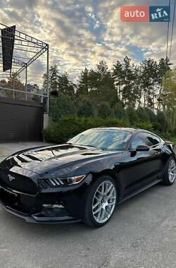 Купе Ford Mustang 2015 в 