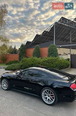 Купе Ford Mustang 2015 в 