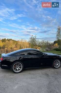 Купе Ford Mustang 2015 в 