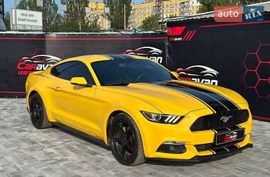 Купе Ford Mustang 2015 в 