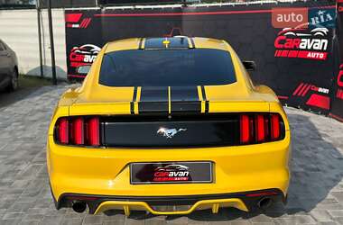 Купе Ford Mustang 2015 в 
