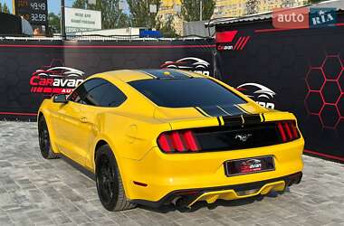 Купе Ford Mustang 2015 в 