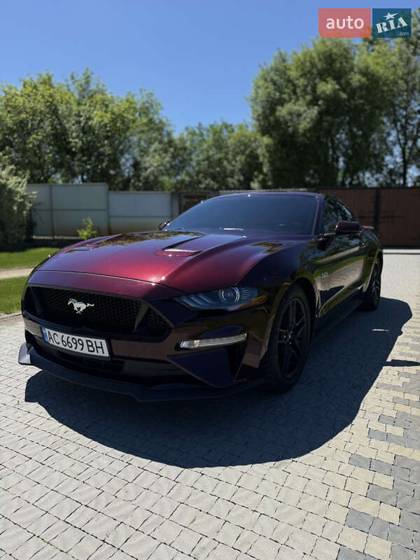 Купе Ford Mustang 2017 в Нововолынске