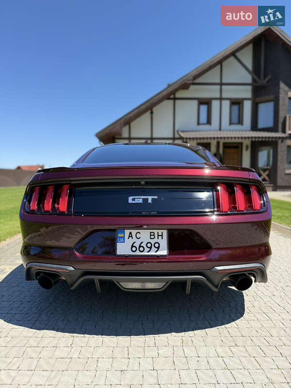 Купе Ford Mustang 2017 в Нововолынске
