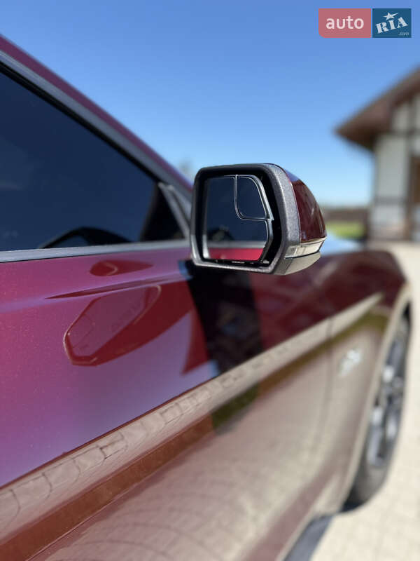 Купе Ford Mustang 2017 в Нововолынске