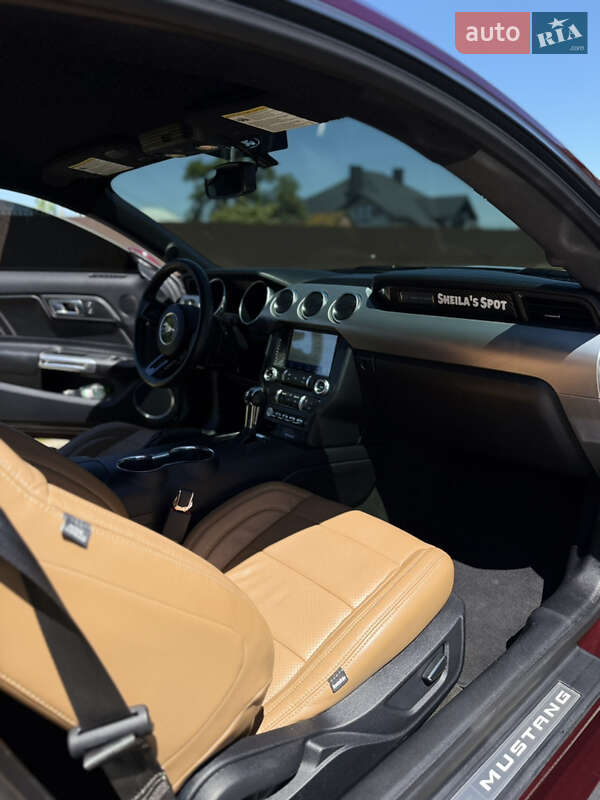 Купе Ford Mustang 2017 в Нововолынске