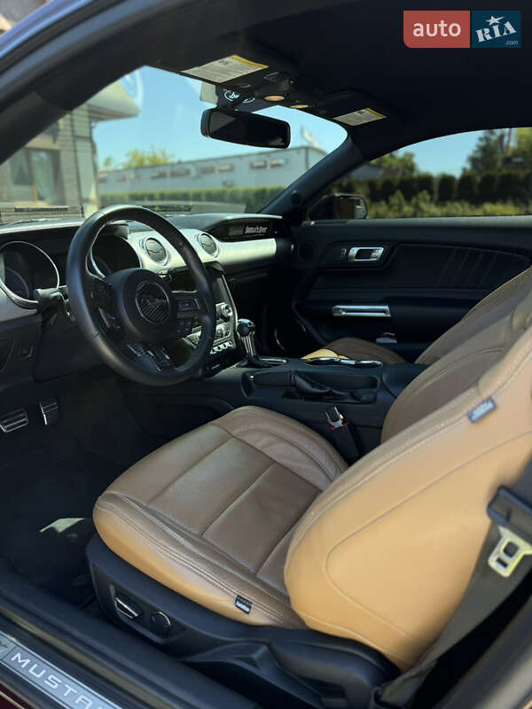 Купе Ford Mustang 2017 в Нововолынске