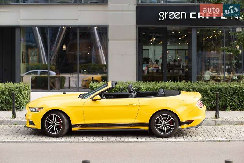 Кабриолет Ford Mustang 2015 в Киеве фото 3 Кабриолет Ford Mustang 2015 в Киеве