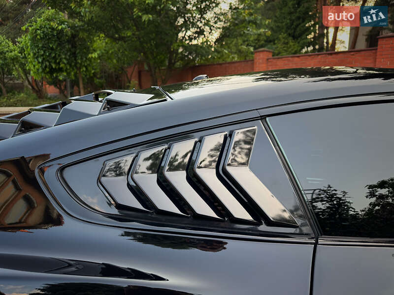 Купе Ford Mustang 2018 в Києві