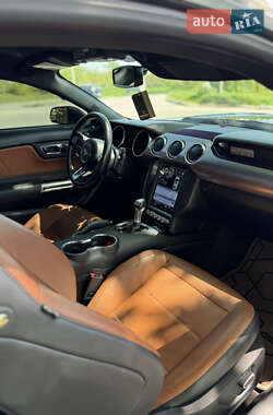 Купе Ford Mustang 2015 в 