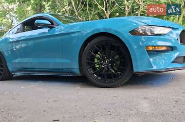 Купе Ford Mustang 2015 в 