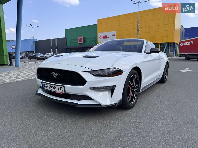 Кабриолет Ford Mustang 2019 в 