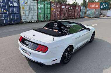 Кабриолет Ford Mustang 2019 в 