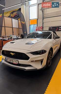 Кабриолет Ford Mustang 2019 в 
