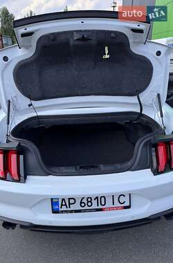 Кабриолет Ford Mustang 2019 в 