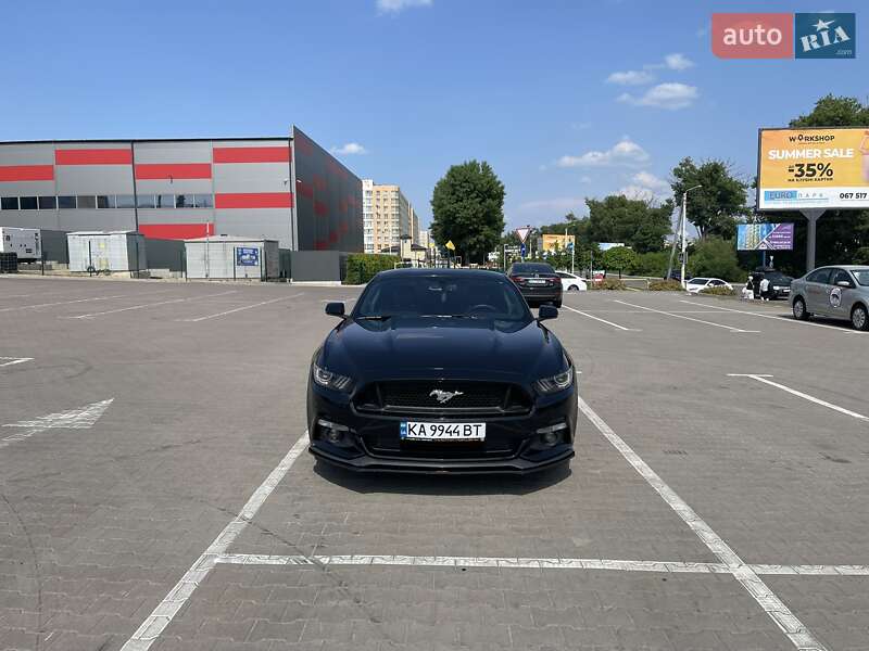 Купе Ford Mustang 2016 в Киеве