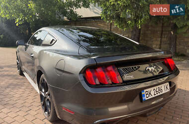 Купе Ford Mustang 2017 в 