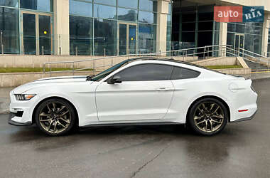 Купе Ford Mustang 2015 в 