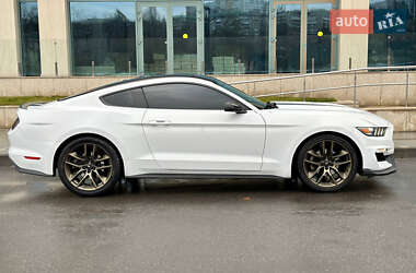 Купе Ford Mustang 2015 в 