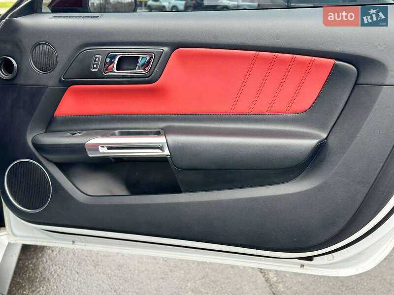 Купе Ford Mustang 2015 в Днепре фото 23 Купе Ford Mustang 2015 в Днепре