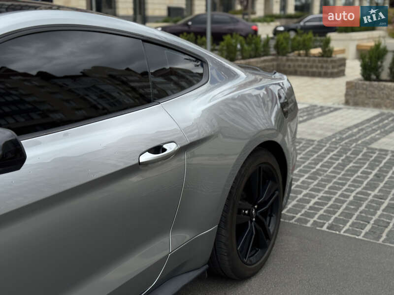 Купе Ford Mustang 2021 в Умани