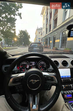 Купе Ford Mustang 2017 в 