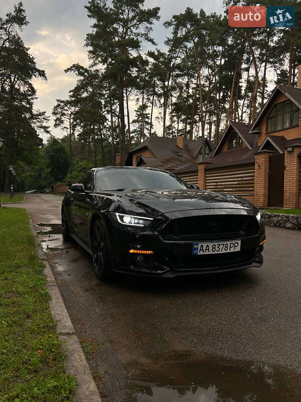 Купе Ford Mustang 2017 в Чернигове
