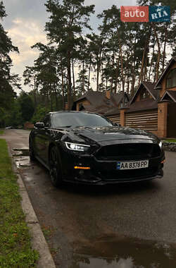 Купе Ford Mustang 2017 в 