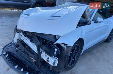 Кабриолет Ford Mustang 2022 в 